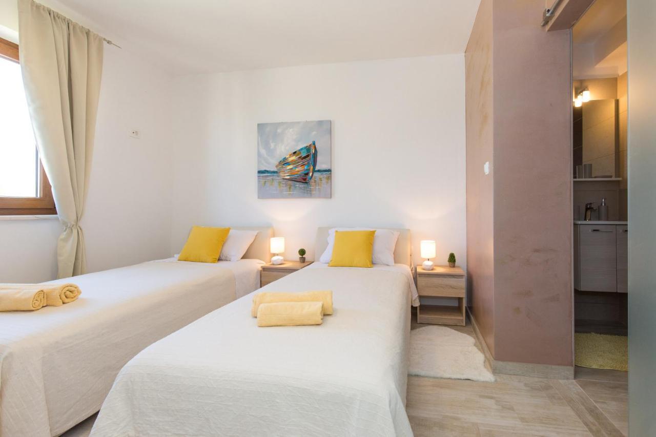 Villa Sara - Perfect Family Holiday Brzac Extérieur photo