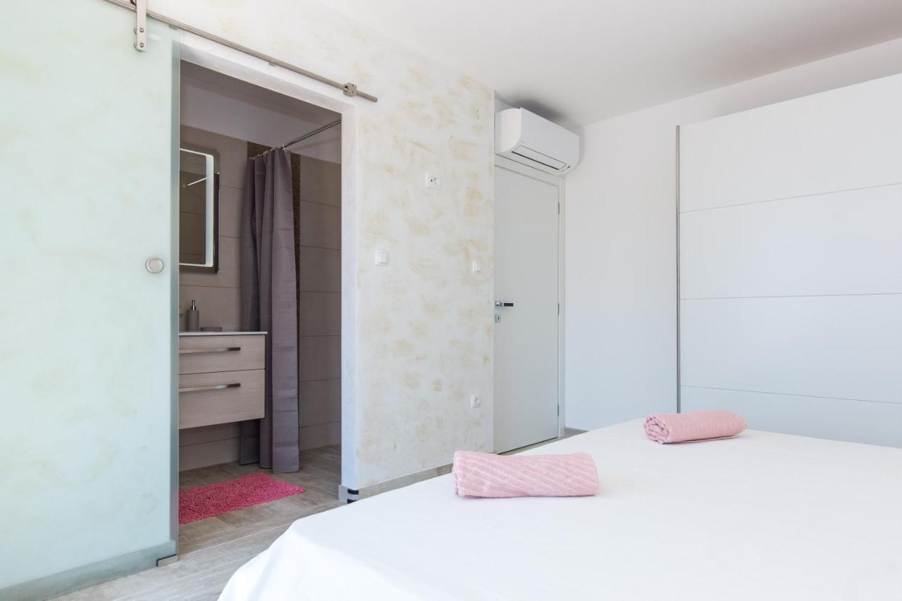 Villa Sara - Perfect Family Holiday Brzac Extérieur photo